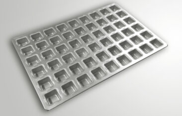 Z51 SQMT30G 604054C - Square 30G Cup Cake Tray