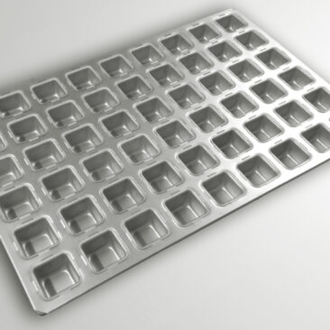 Z51 SQMT30G 604054C - Square 30G Cup Cake Tray