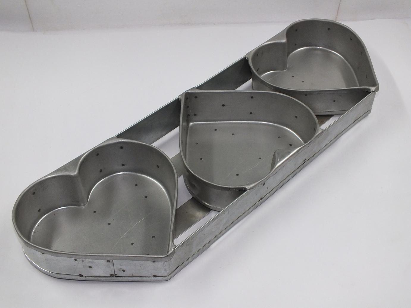 Z57 SM  Heart Cake Pan Set 3